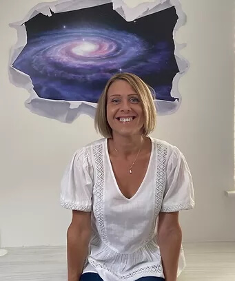 Wendy, member of the Elizabeth Rose Psychics UK reception team